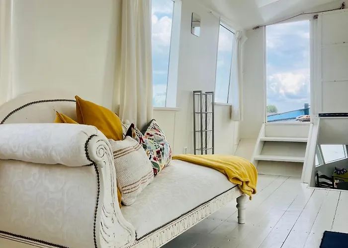 The Island Houseboat